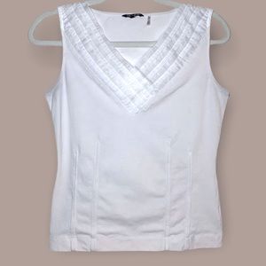 Nic+Zoe Sleeveless V-neck